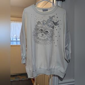 Vintage White Cat Graphic Sweatshirt